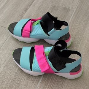 Sorel Colorful Strappy Women's Sandals in Size 8